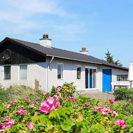 Contemporary Holiday In Jutland With Garden And Sauna Semesterbostad Vejers Strand